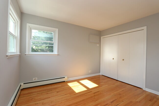 Building Photo - 6555 N Natoma Ave