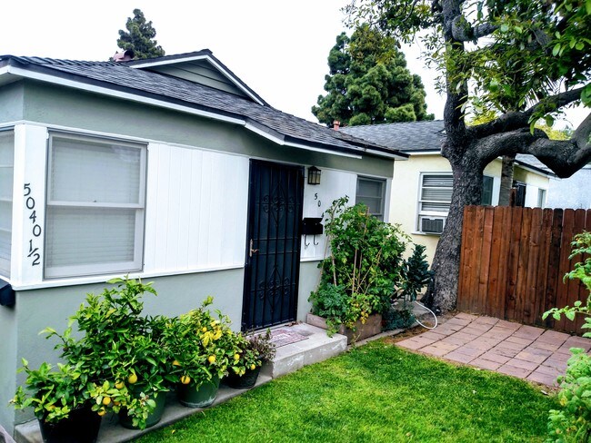 Front Door - 5040 Sawtelle Blvd