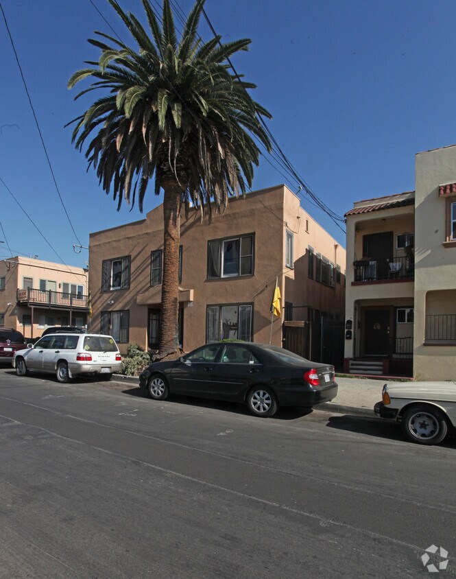Building Photo - 1280-1286 N Ardmore Ave