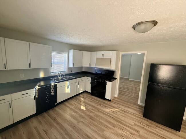 Foto del edificio - 2 Bedroom Apt - Utilities Paid