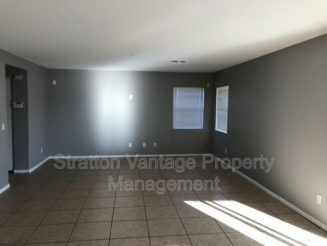 Foto del edificio - 12525 W Rosewood Ln