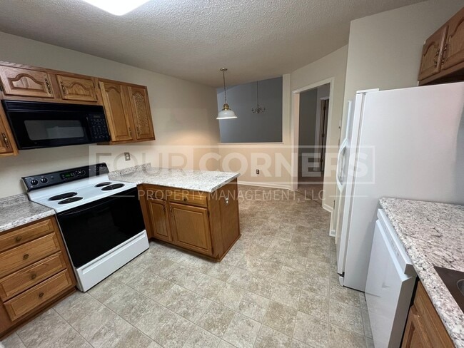 Building Photo - 36 Mansfield Cir