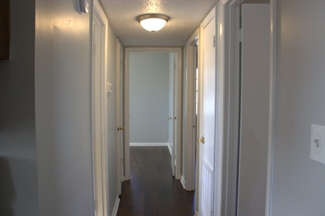 Foto del edificio - 3202 Gayhart Dr NW