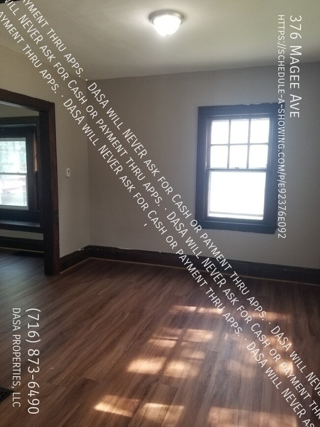 Building Photo - 376 Magee Ave