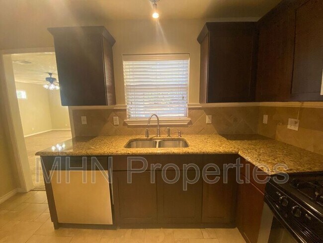 Building Photo - 235 Blakeley Dr