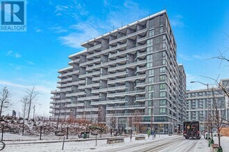 Building Photo - 1 Edgewater Dr