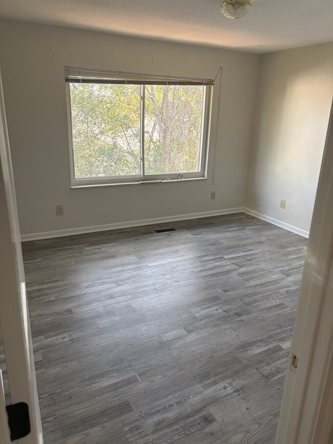 Building Photo - 106 Asbury Way