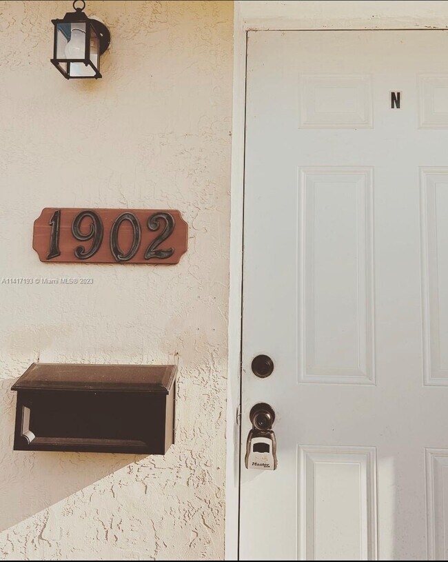 Foto del edificio - 1316 N 19th Ave