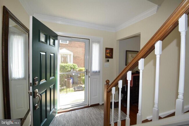 Foto del edificio - 6153 Summer Park Ln