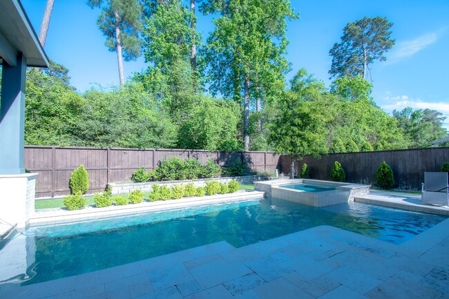 Foto del edificio - 16 Mariposa Wds Dr