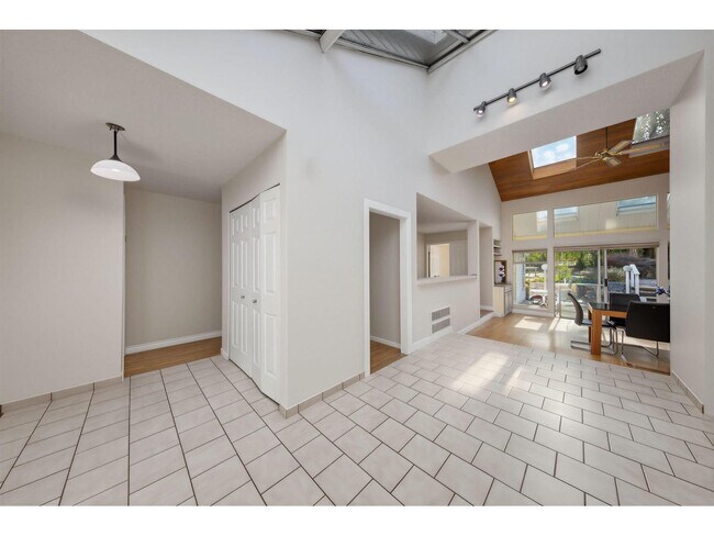 Photo du bâtiment - 17138-1726A 26a Ave