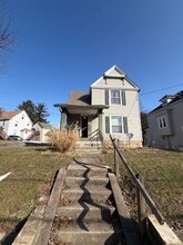 Building Photo - 493 Gage St