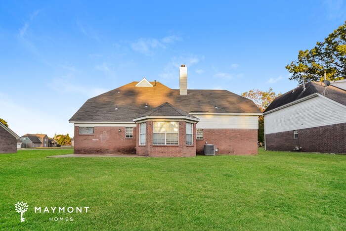 Building Photo - 7221 Creekside Dr
