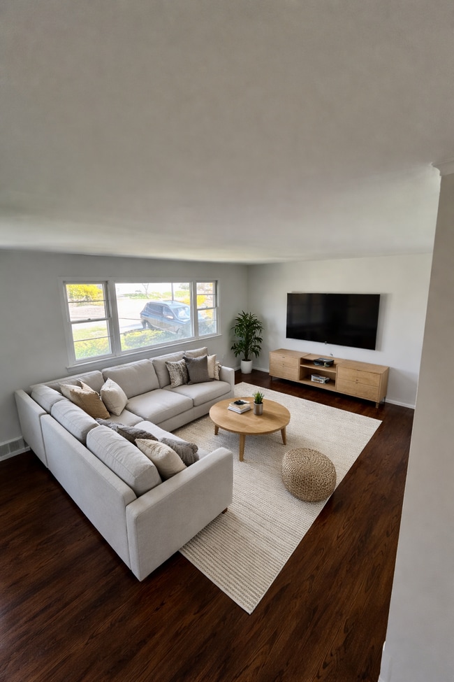 Building Photo - 1219 Barton Ave