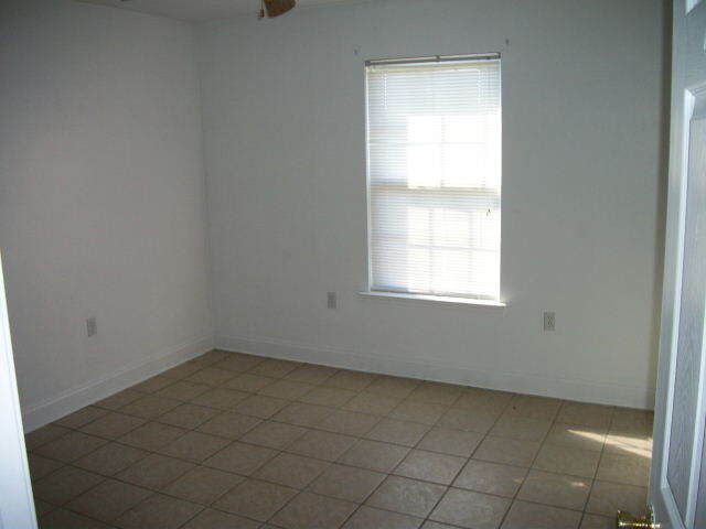 Building Photo - 14185 Northgate Dr