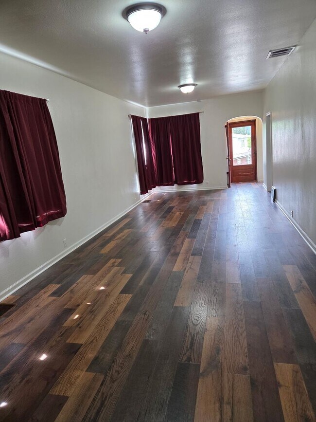 Foto del edificio - Spacious 4-Bedroom Home in the Heart of Kellogg