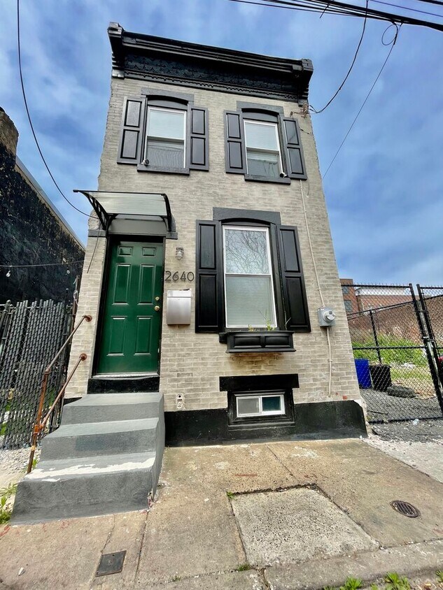 Loft Style 1 Bedroom Home Available Now - Loft Style 1 Bedroom Home Available Now