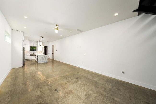 Building Photo - 3401 Werner Ave