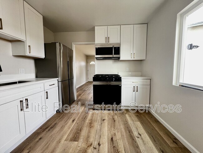 Foto del edificio - 3313 Clairemont Mesa Blvd