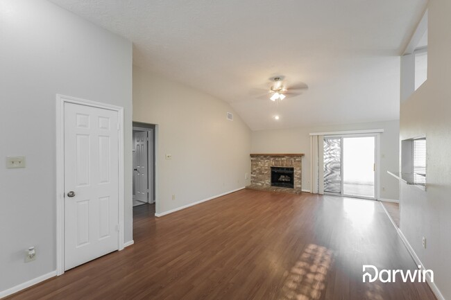 Building Photo - 7731 Western Oak Ln