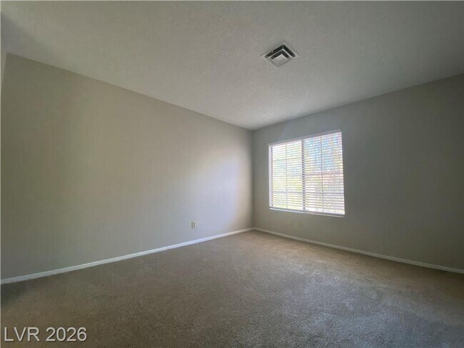 Building Photo - 2-Bed, 2-Bath Condo in Gated Community with Pool