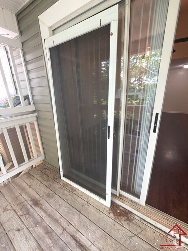 Building Photo - 430 Oriole Dr
