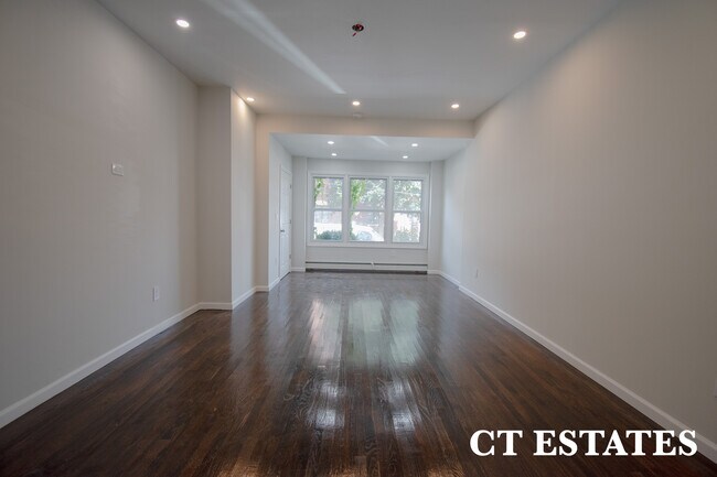 Building Photo - 828 Brooklyn Ave