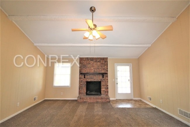 Building Photo - 209 Arcola Dr