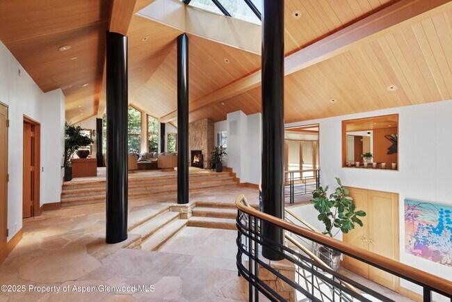 Foto del edificio - 800 Roaring Fork Rd