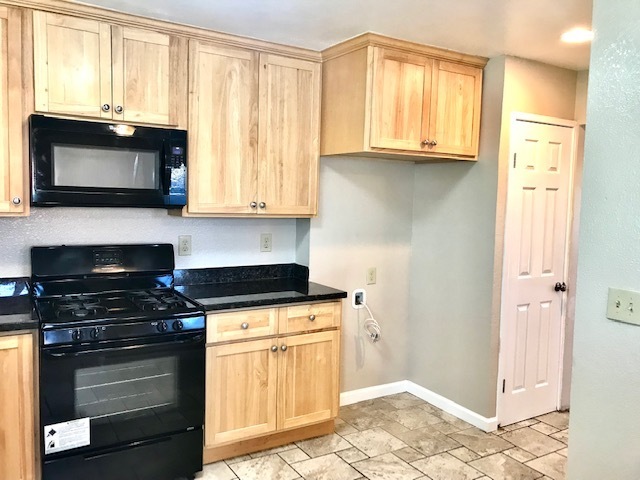 Foto del edificio - 3 bed 1.5 bath Townhouse in Richmond - AVA...