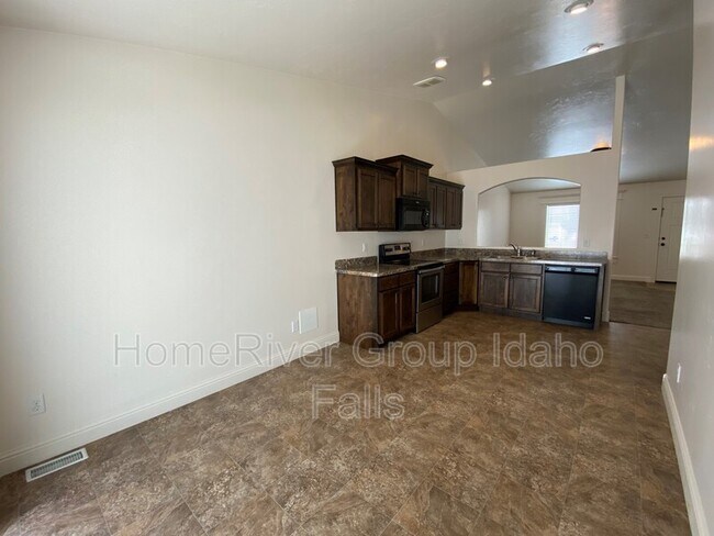 Building Photo - 3566 Red Cliff Blvd