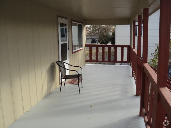 Building Photo - 228 Glenda Dr