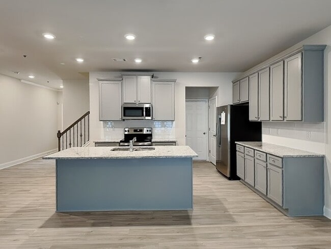 Building Photo - Brand New Townhome. Ready for Move-in!