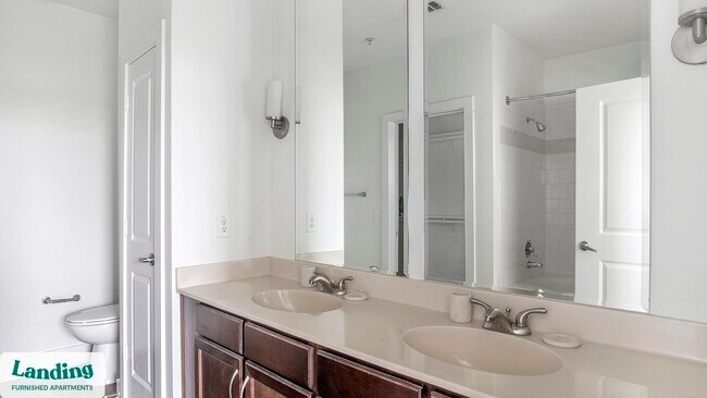 Foto del edificio - 7373 Valley View Ln