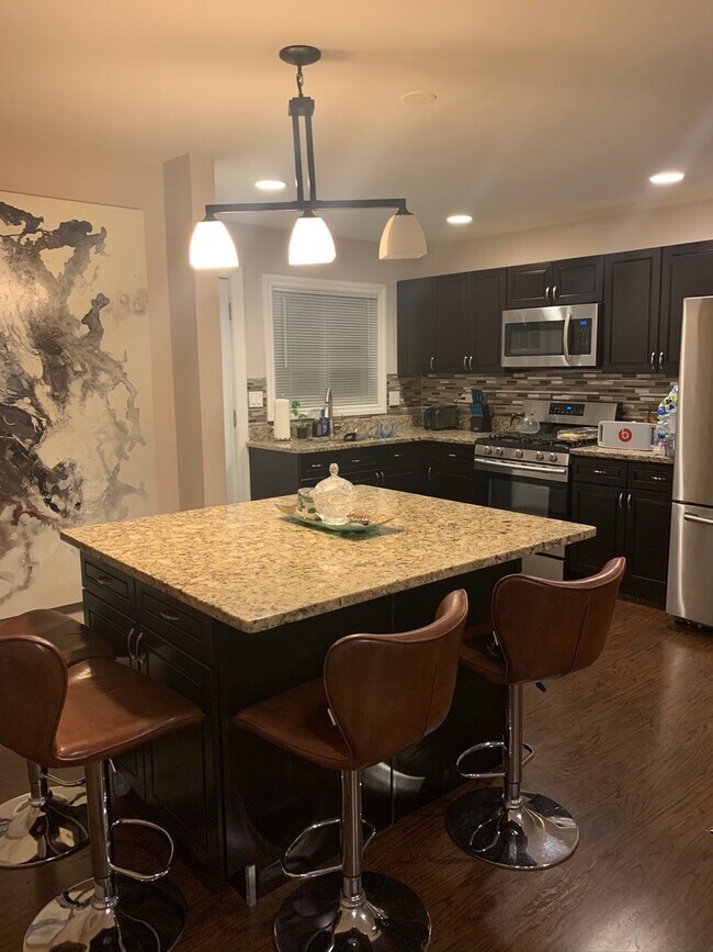 Foto del edificio - 707 N Prospect Manor Ave