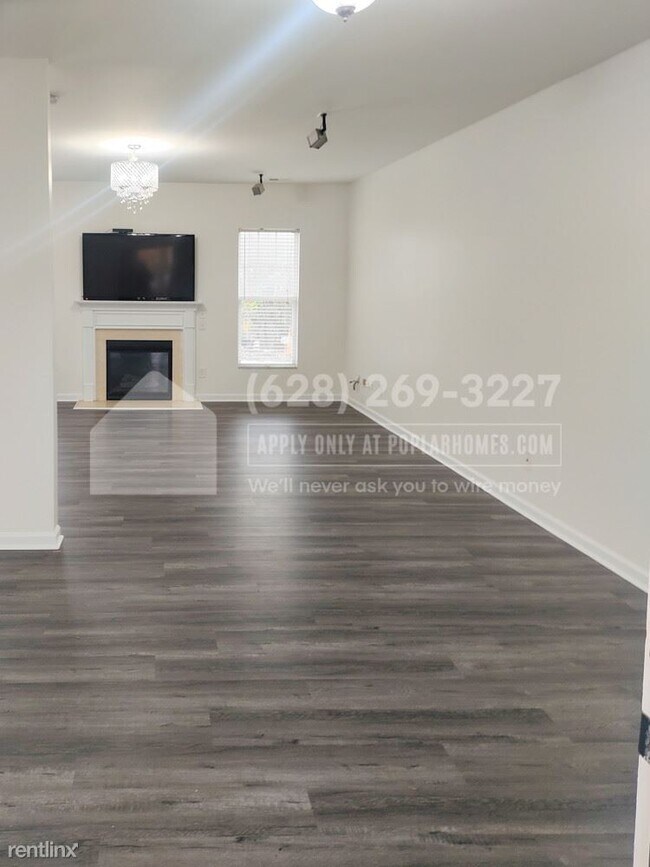 Foto del edificio - 4 br, 2.5 bath House - 2006 Woodsdale Dr -