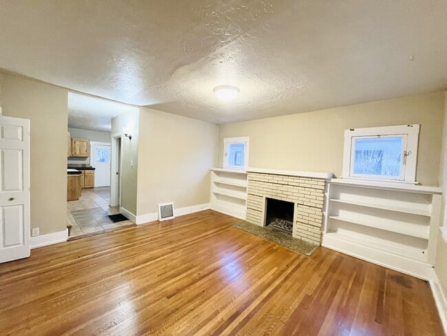 Foto del edificio - 925 Wilson Ave S