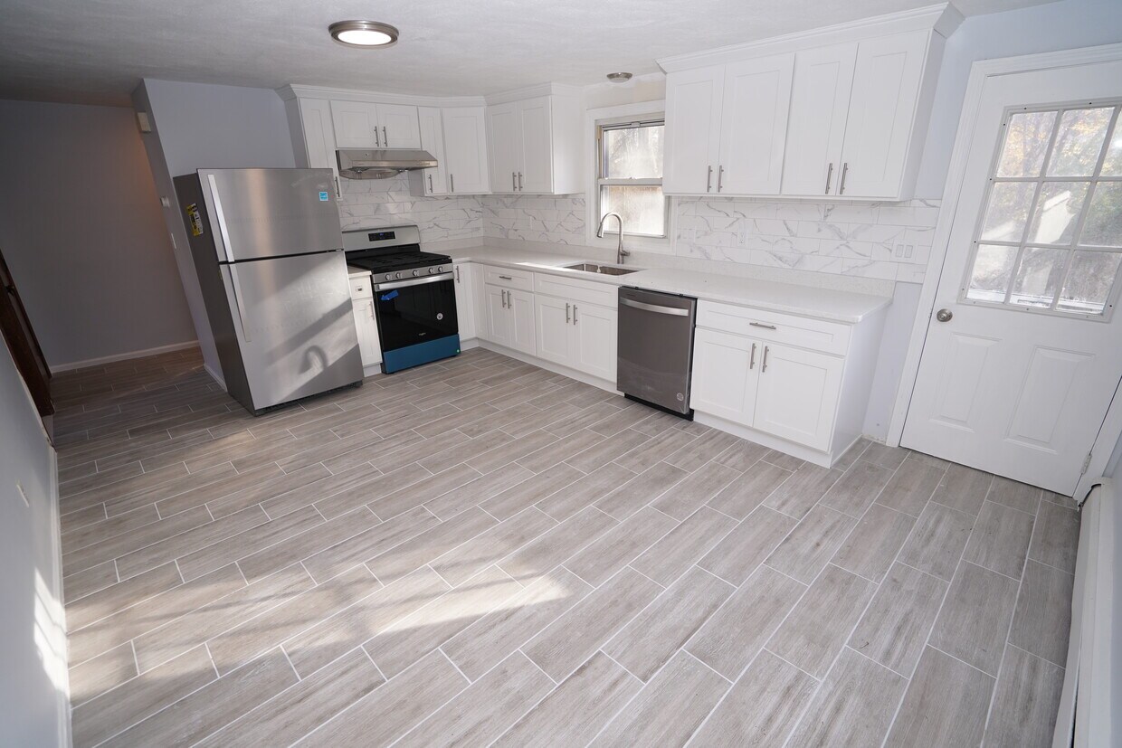 Primary Photo - 30 Wiggin Ave