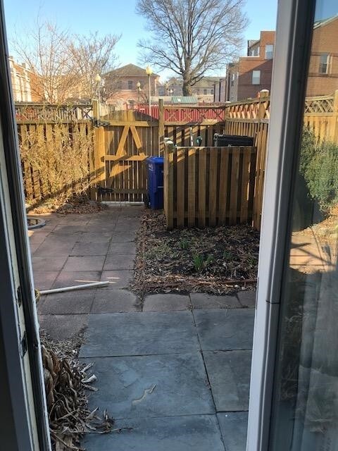 Building Photo - 715 Barnes St NE