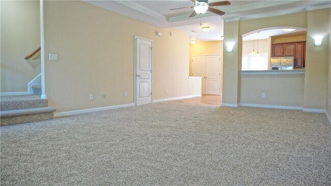 Foto del edificio - Coming Soon-Fabulous Townhome w/TWO or THREE Car Garage!