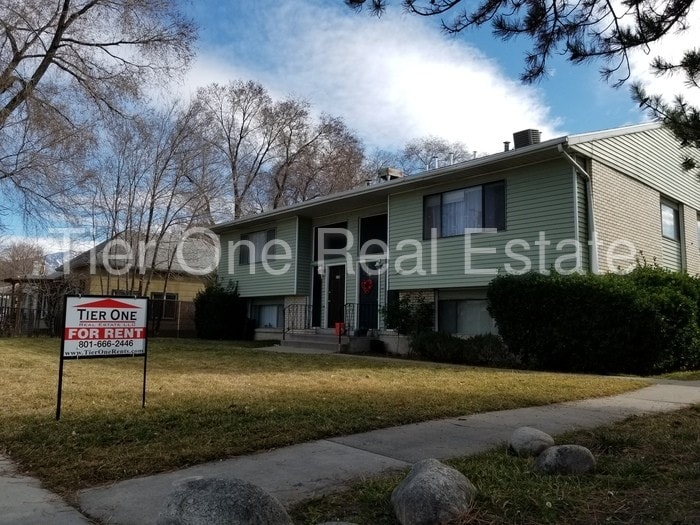 Primary Photo - 248 E Crestone Ave