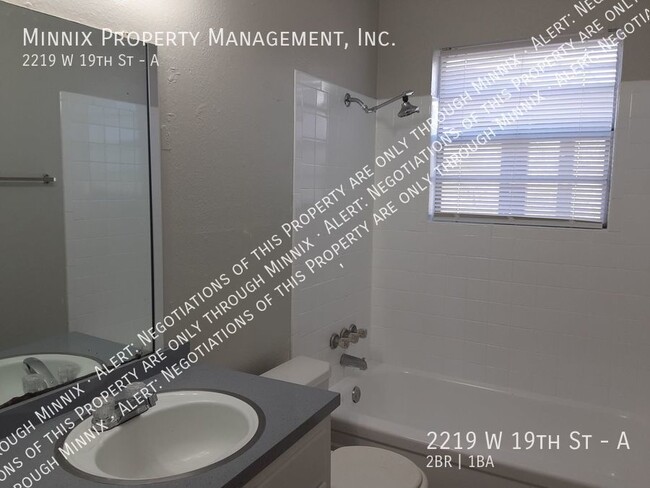 Foto del edificio - 2219 W 19th St