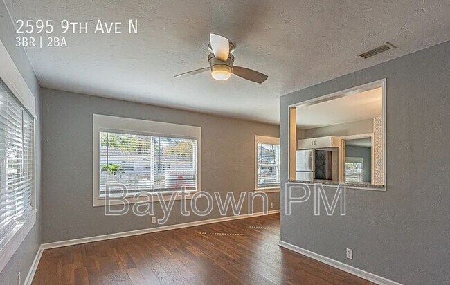 Foto del edificio - 2595 9th Ave N