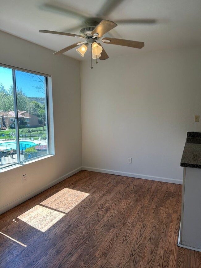 Building Photo - 3Bedroom 2 bath in Gated Waterbridge commu...