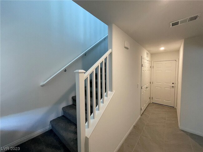 Foto del edificio - 614 Sedum Ave.