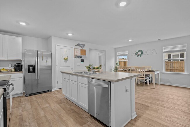 Foto del edificio - 402 Folkstone Rd