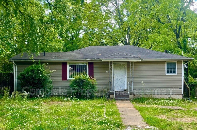 Primary Photo - 1120 Oak St