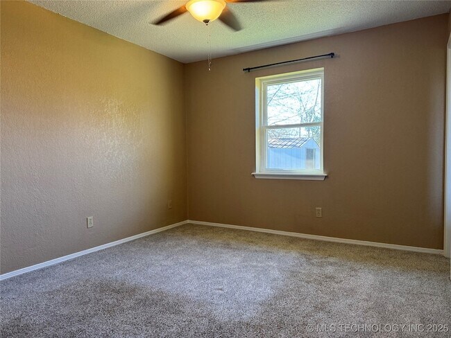 Foto del edificio - 13786 S Hickory St