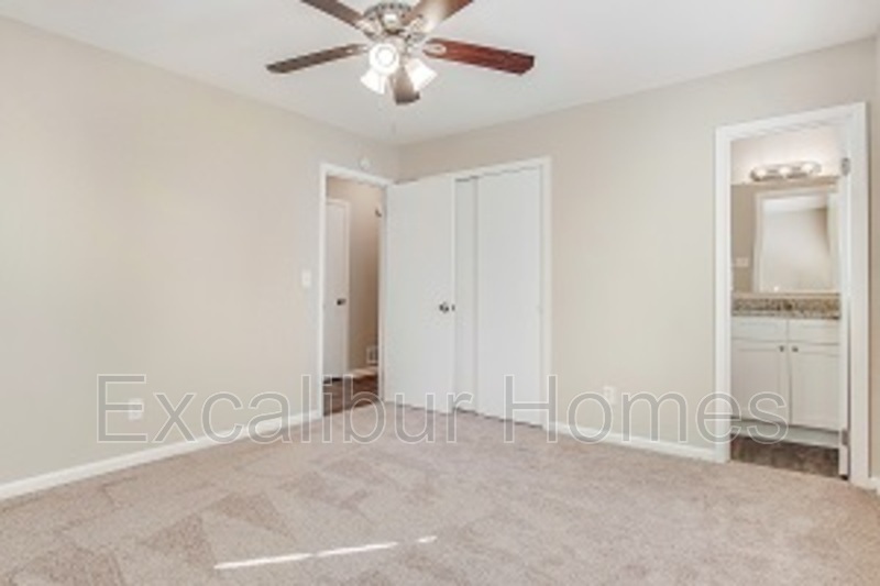 Primary Photo - 2126 River Rd