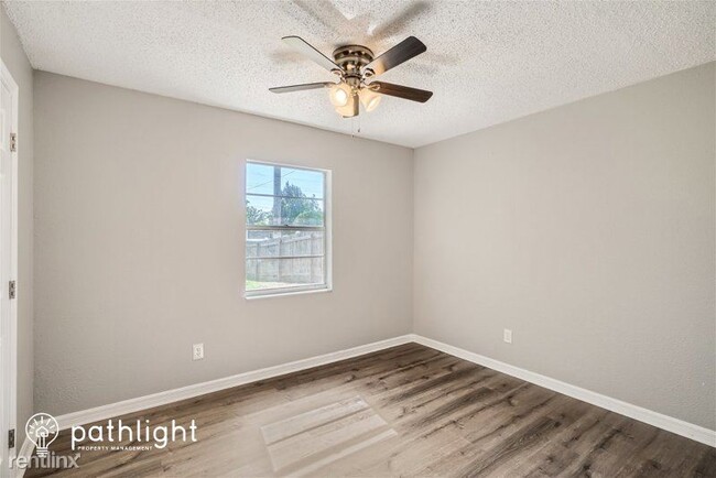 Building Photo - 3 br, 2 bath House - 14800 11Th Street UNIT
